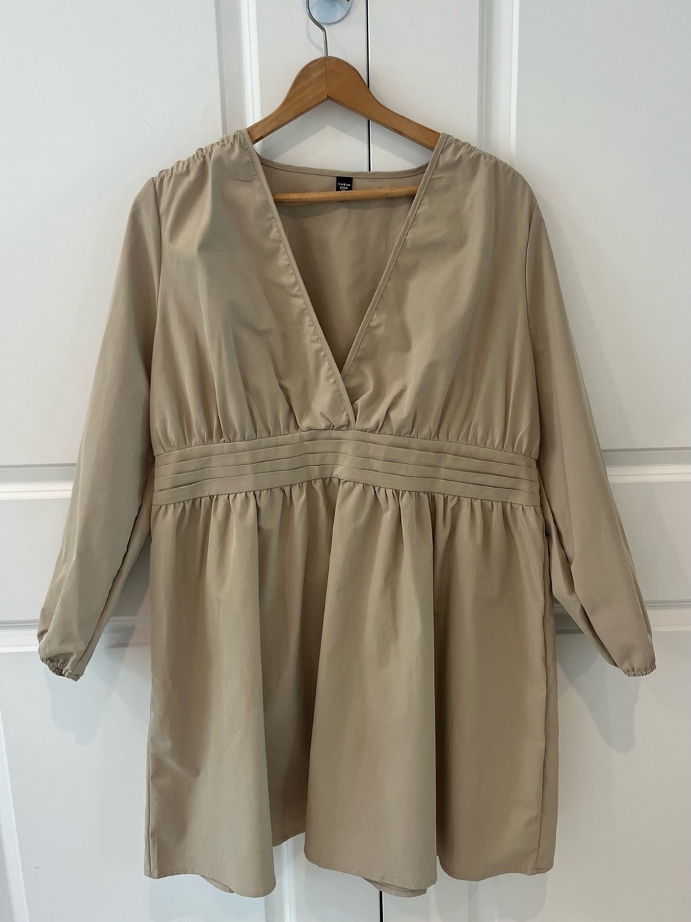 Shein Curve 3XL deep V-Neck beige long Sleeve smocked elastic waist mini dress